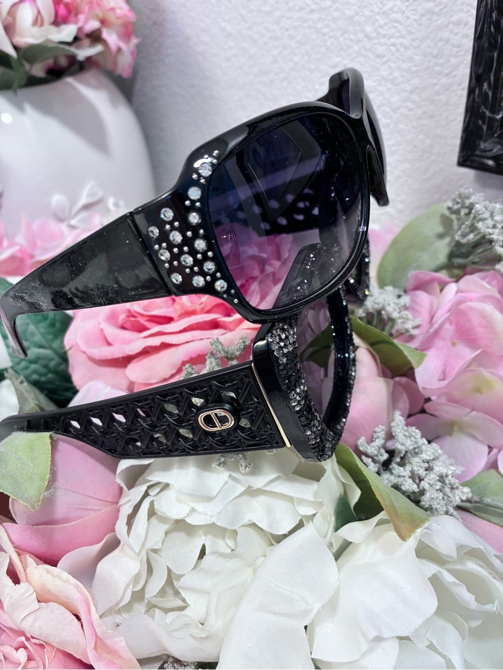 NWOT 2 pairs Black Crystal Embellished Women's Sunglasses - Fashion Accessory - Picture 2 of 5